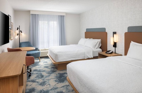 Lenox Hotel | Hampton Inn & Suites Berkshires-Lenox