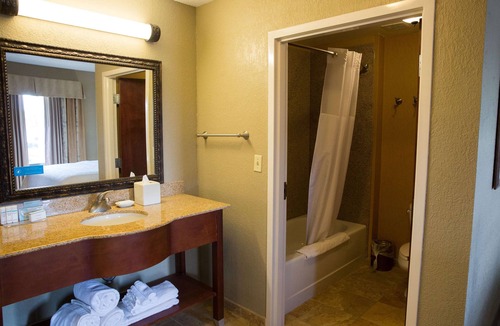 Grenada Hotel | Hampton Inn & Suites Grenada