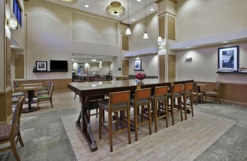 Plattsburgh Hotel | Hampton Inn & Suites Plattsburgh