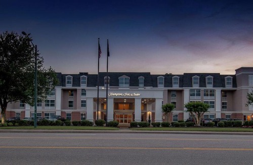 Williamsburg Hotel | Hampton Inn & Suites Williamsburg-Richmond Road