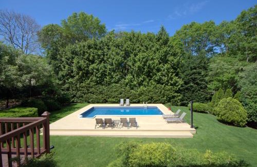 Hampton Bays House | Hamptons nice 4 Queen bdr,Billiard, CAC,BBq, call for preapproval