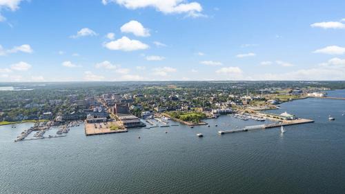 Stratford Villa | Harbour View Haven