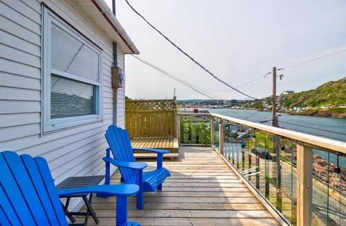 The Battery House | Harbourfront Downtown home with Hot Tub!