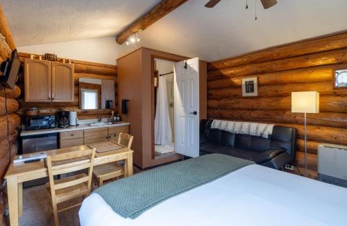 Fishhook Bed & Breakfast | Hatcher Pass Cabins