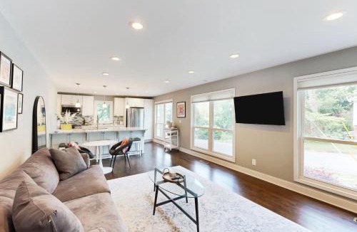 Loring Heights House | Hello Sunshine