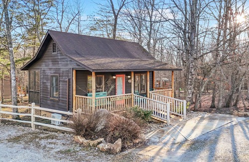Monteagle Cabin | Hickory Creek - Historic Monteagle Hiking