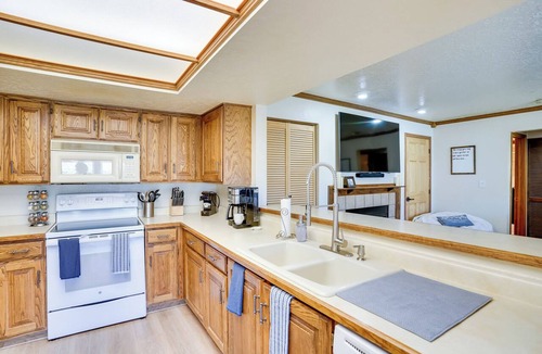 Brian Head Apartment | Hiking & Explore: Brian Head Condo w/Indoor Pool!