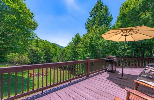 Mineral Bluff House | Hillside Hideaway