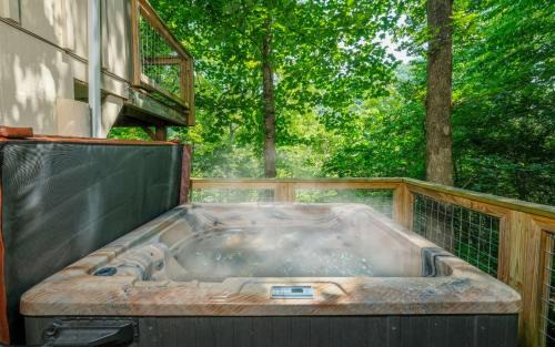 Sevierville Villa | Hillside Hideaway