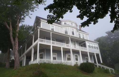 Digby Bed & Breakfast | Hillside Landing B&B