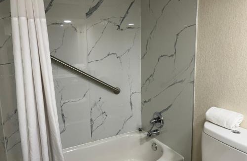 Northwest Yonkers Hotel | Hilltop Inn & Suites