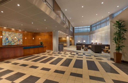 Linthicum Heights Hotel | Hilton Baltimore BWI Airport