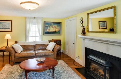 Warren Apartment | Historic Warren Vacation Rental: Walk to Beaches!