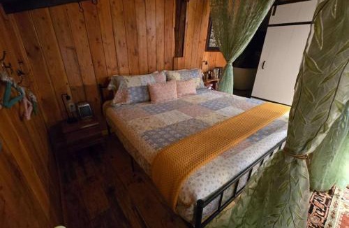 Salem House | Hobbits Rest