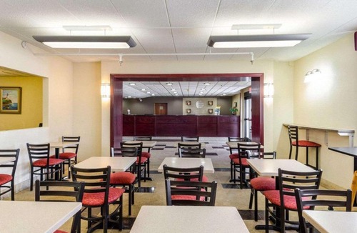 Fall River Hotel | Holiday Inn Express - Fall River North