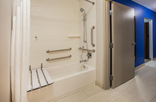Hudson Hotel | Holiday Inn Express Hotel & Suites Boston - Marlboro by IHG