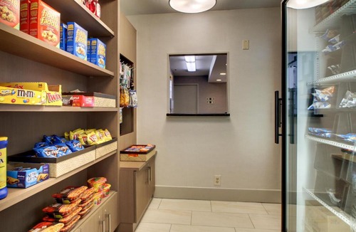 Poughkeepsie Hotel | Holiday Inn Express Poughkeepsie by IHG