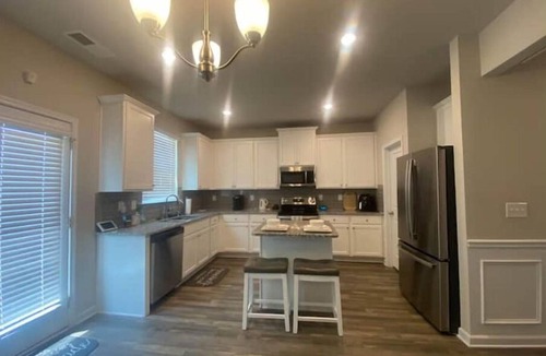 Union City House | Home in Fairburn