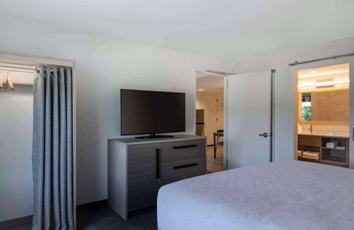 The Centre Hotel | Home2 Suites by Hilton East Haven New Haven