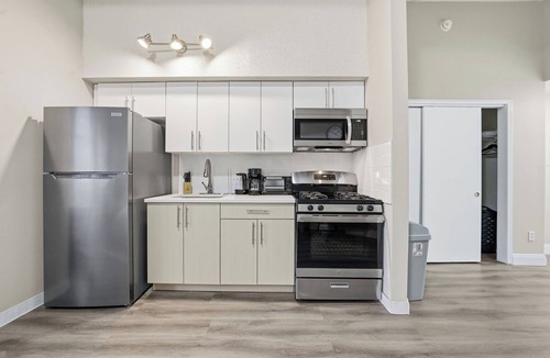 Downtown Apartment | Homey studio perfect for long-term guests