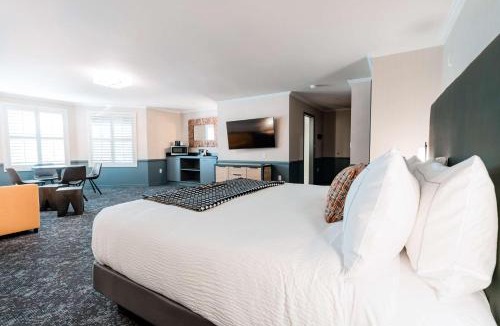 Cascade Hotel | Hotel NoBo Cascade, Tapestry Collection by Hilton
