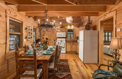 Mentone House | HotTub & Firepit, Canopy Woods - 2 Beautiful homes