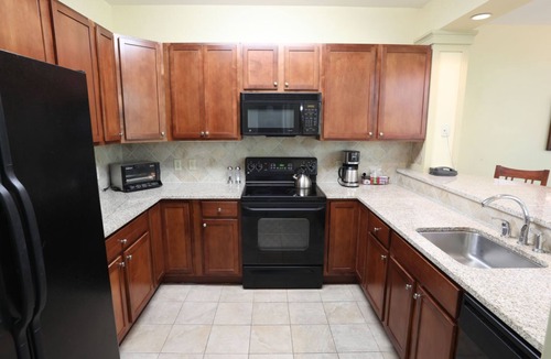 Hunter Condo | Hunter Mountain 2BR Penthouse | Vaulted Ceilings
