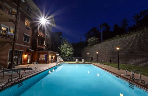 Hunter Condo | Hunter Mtn 3BR Exec Suite | Jacuzzi & Fireplace