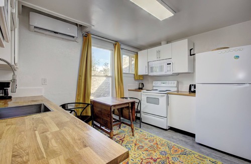 North End Apartment | Hyde Park Hyde Out Apt 4