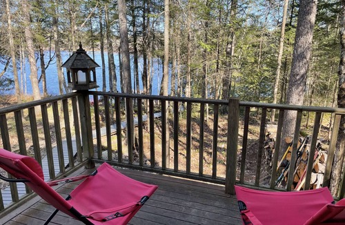 Waldoboro Cabin | Idyllic Post & Beam Cottage On Quiet Fresh Water Lake