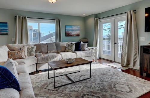 Eastward Look House | Immaculate New Large Vacation Home! Walk To Beach, Ocean Views, Ac, Sleeps 21!