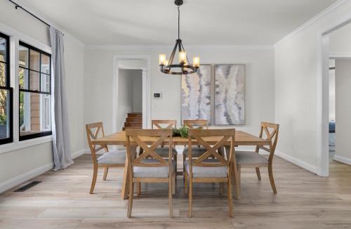 Glen Iris Villa | Iris Manor Luxury Modern Stay Near UAB