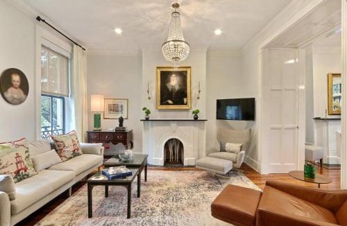 Historic Downtown Savannah Apartment | Isaac LaRoche Main