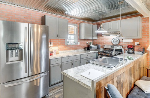 Jasper Cabin | Jasper Cabin w/Fire Pit, Grill & Mountain Views!
