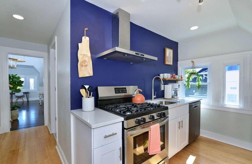 College Hill Apartment | Jennifer's Unique Loft Near Brown 2 Parking Spots