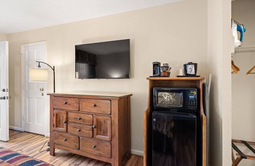 Maggie Valley Hotel | Jonathan Creek Inn