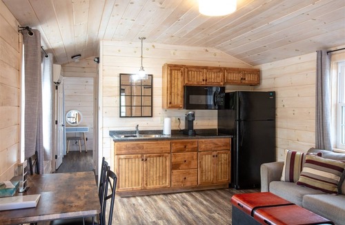 North Sebago Villa | Junco Limit 4 2 Bedroom Cabin