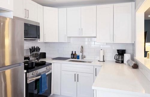 Conshohocken Apartment | King Bed 2BR 1 Bath Sleeps 5