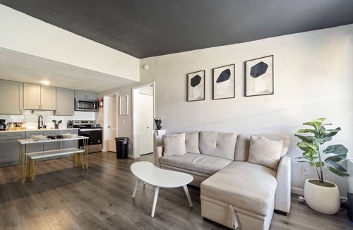 Columbus Apartment | King Suite, Quiet Relaxing Stay 15 mins to Ft Moore