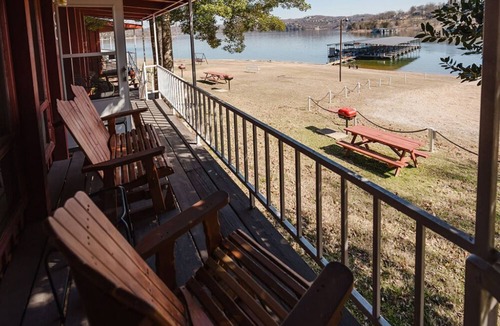 Ridgedale Cabin | Lakefront Cabin #7 - Steps from Table Rock Lake at Happy Hollow Resort