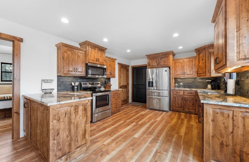 Eagle Rock Cabin | Lakefront Cabin perfect for families