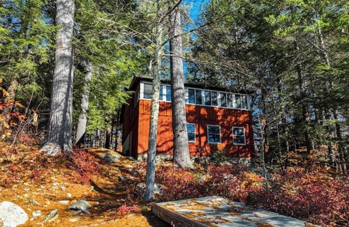 South Casco Cottage | Lakefront camp with cozy cottage-style interior and board games - kayaks welcome