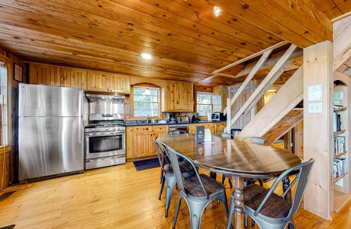 Pine River Pond House | Lakefront cottage with deck, patio, firepit, AC & W/D - secluded location