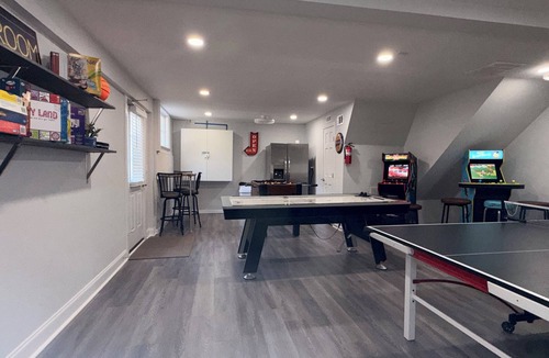 Gainesville House | Lakefront, Deep Water Boat Dock & Private Ramp, Legendary Game Room, Lake Lanier