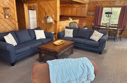 Whitingham Cabin | Lakefront House with Stunning Views and Great Room