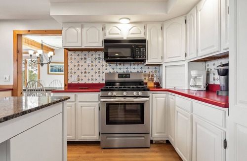 Standish House | Lakefront on Sebago Sleeps 10 & Beautiful Views