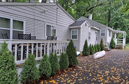Natick House | Lakefront private house secluded yet close to everything 3bed 2bath w gameroom!