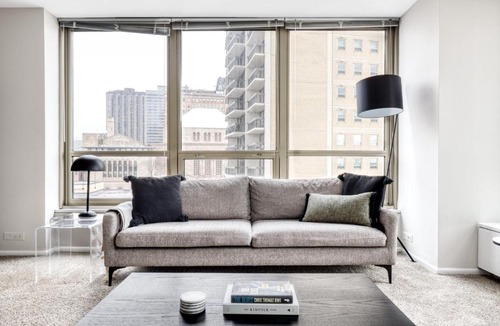Lake View East Apartment | Lakeview 2BR w Deck Pool Gym nr Lincoln Park CHI-717