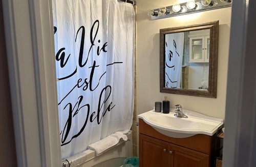 Colborne Apartment | Lakeview