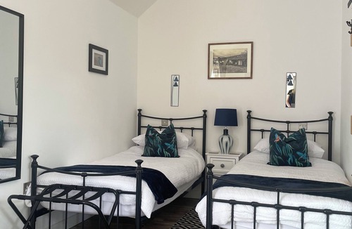 Wareham Bed & Breakfast | Lakeview Studios